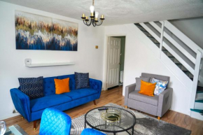 Cozy Coffee Hall Retreat in Milton Keynes